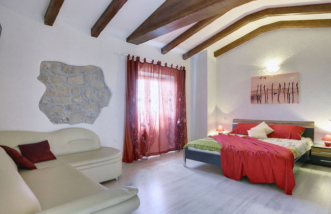 Villa in Lupoglav With Pool Near the Sea - Photo 6