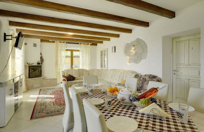 Villa in Lupoglav With Pool Near the Sea - Photo 7