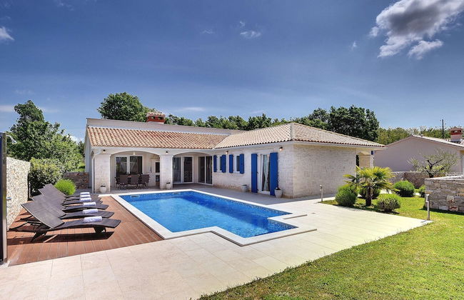 Comfortable Villa With Private Swimming Pool, Table Football, Near Labin - Photo 24