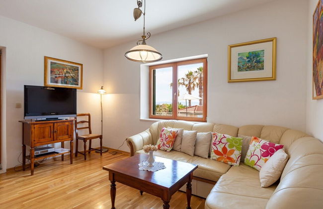 Villa in Sumartin Near the Beach & Ferry Port - Foto 13