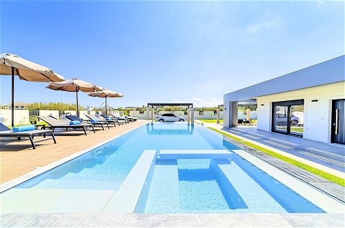 Foto 20 - Villa Solaris Heated Pool & Hot Tub