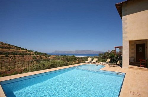 Foto 27 - Villa Patriko Lux villa with pool next to Balos