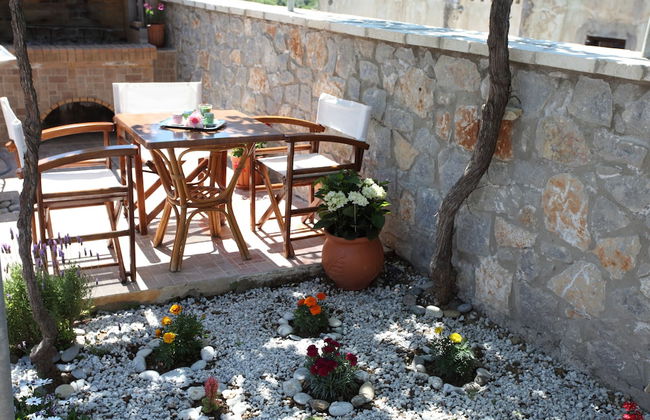 Sunrise Residence - Photo 35
