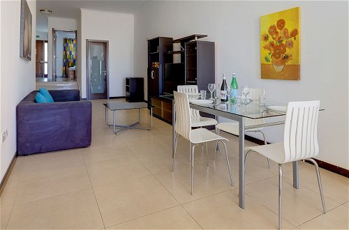 Foto 16 - Modern 2 Bedroom Maisonette in Central Sliema