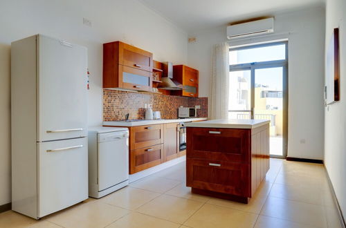 Foto 6 - Modern 2 Bedroom Maisonette in Central Sliema