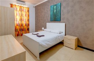 Photo 3 - Modern 2 Bedroom Maisonette in Central Sliema