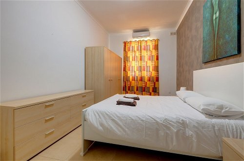 Photo 5 - Modern 2 Bedroom Maisonette in Central Sliema