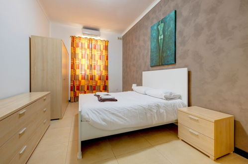 Photo 4 - Modern 2 Bedroom Maisonette in Central Sliema