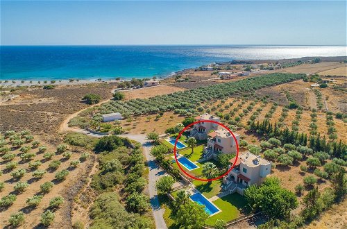 Foto 36 - Andreas Beach Villa Large Private Pool Walk to Beach Sea Views A C Wifi Car Not Required - 1654