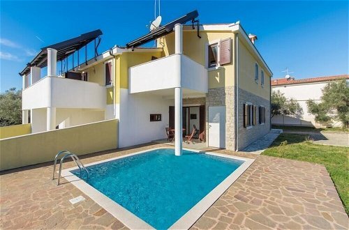 Photo 26 - Classy Holiday Home in Novigrad With Private Pool