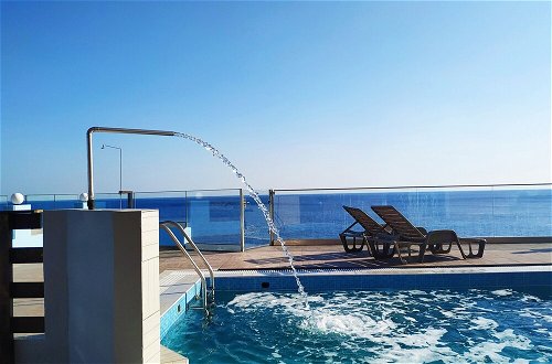 Photo 13 - Luxurious Villa Paradise PRIVATE BEACH