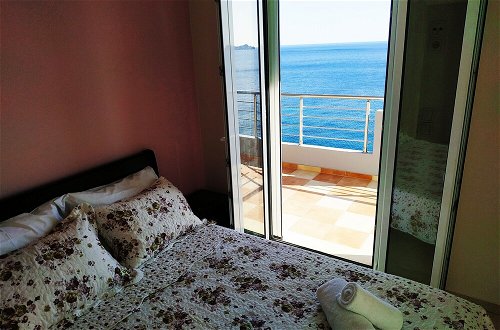 Foto 4 - Luxurious Villa Paradise PRIVATE BEACH