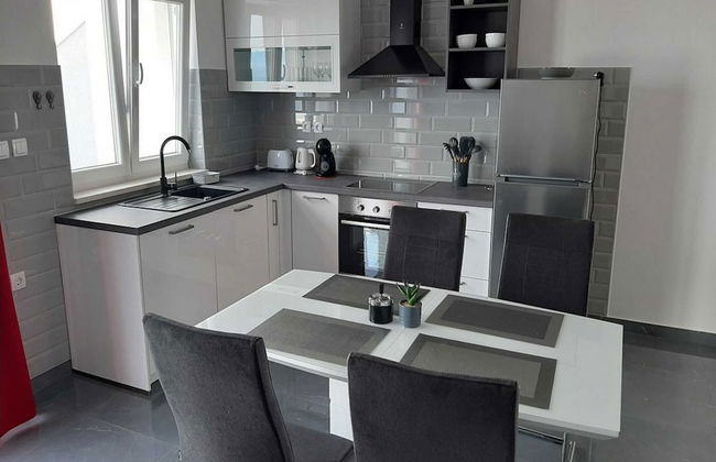 Apartments Dobrila - Photo 8