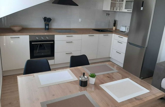Apartments Dobrila - Photo 9