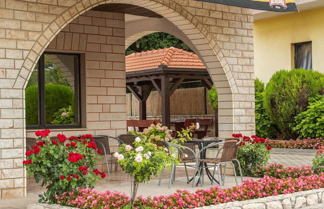 Plush Apartment in Imotski near Blue & Red Lakes - Foto 1