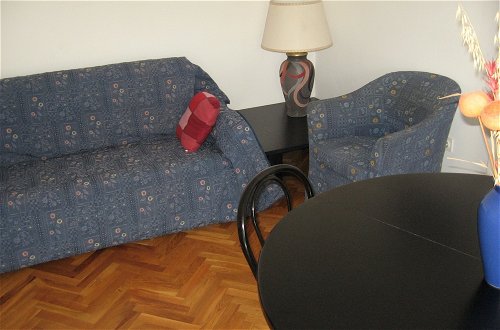 Photo 11 - Six Person Apartment With 2 Bedrooms Near the Beach in Pjescana Uvala