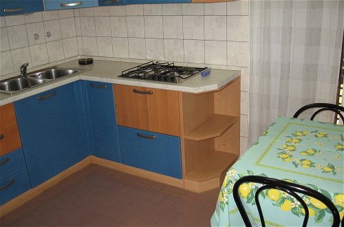 Photo 8 - Six Person Apartment With 2 Bedrooms Near the Beach in Pjescana Uvala