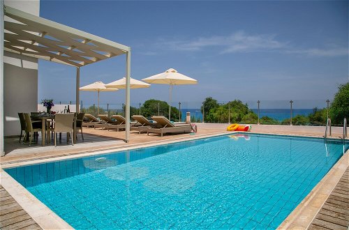 Photo 24 - Althea Kalamies Luxury Villas By Louis Hotels