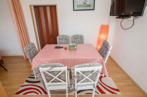 Foto 26 - Rab Coastal Retreat - Spacious 3BR Apartment