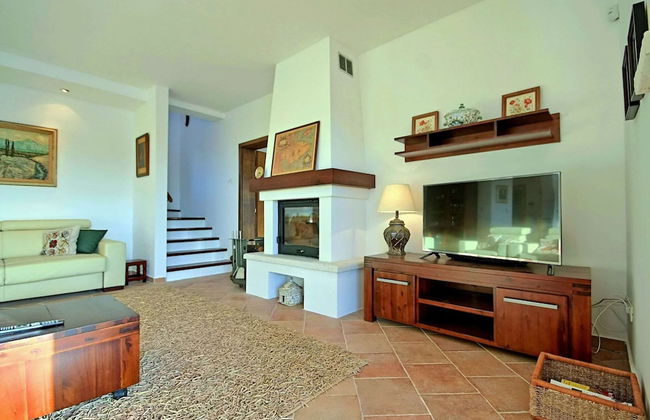 Gorgeous Villa With Private Swimming Pool and Covered Terrace - Foto 5