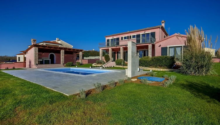 Foto 1 - Gorgeous Villa With Private Swimming Pool and Covered Terrace