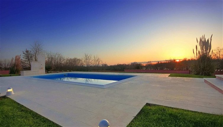Foto 1 - Gorgeous Villa With Private Swimming Pool and Covered Terrace