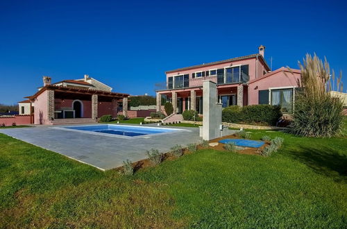 Foto 1 - Gorgeous Villa With Private Swimming Pool and Covered Terrace