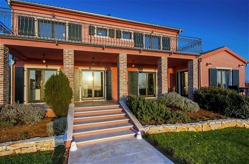 Foto 30 - Gorgeous Villa With Private Swimming Pool and Covered Terrace