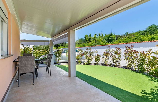 Stylish Holiday Home in Banjole With Swimming Pool - Foto 1