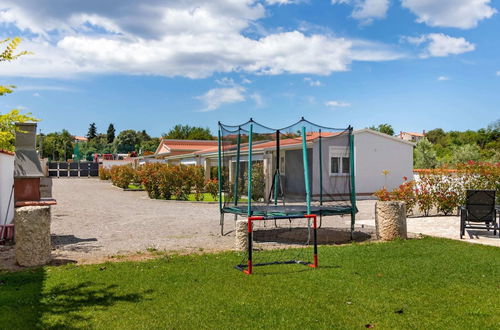 Photo 28 - Stylish Holiday Home in Banjole With Swimming Pool