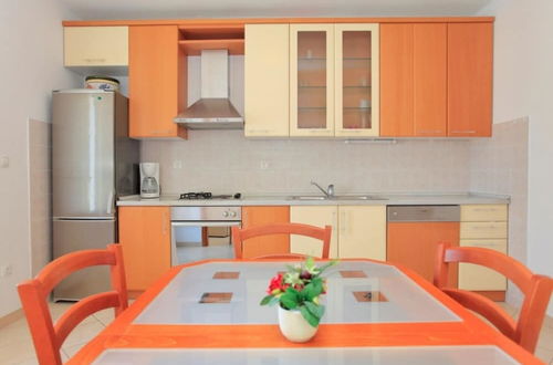 Foto 9 - Jakica - Family Apartment With Garden Terrace - A1 Mate