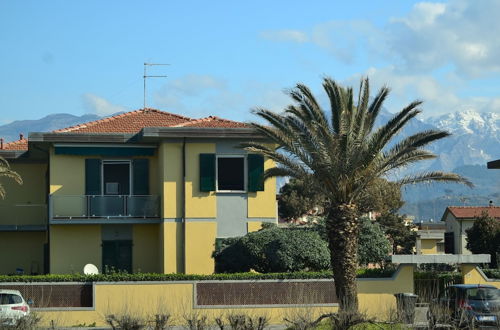 Foto 1 - Holiday Home in Carrara With Pool