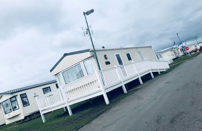 Beautiful Cosy 2-bed Caravan in Clacton-on-sea - Foto 1