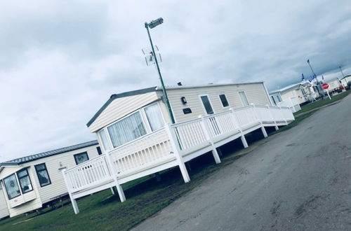 Photo 1 - Beautiful Cosy 2-bed Caravan in Clacton-on-sea