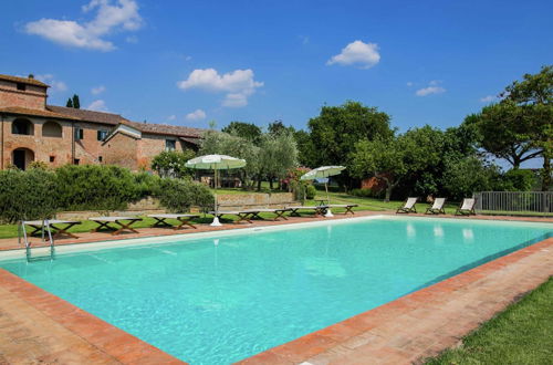 Foto 16 - Villa with Private Swimming Pool & Spacious Garden in Valdichiana near Cortona