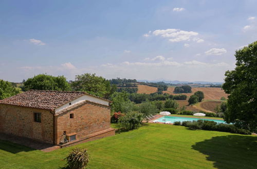 Foto 19 - Villa with Private Swimming Pool & Spacious Garden in Valdichiana near Cortona