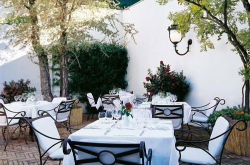 Photo 44 - Hidalgo Suites & Restaurant