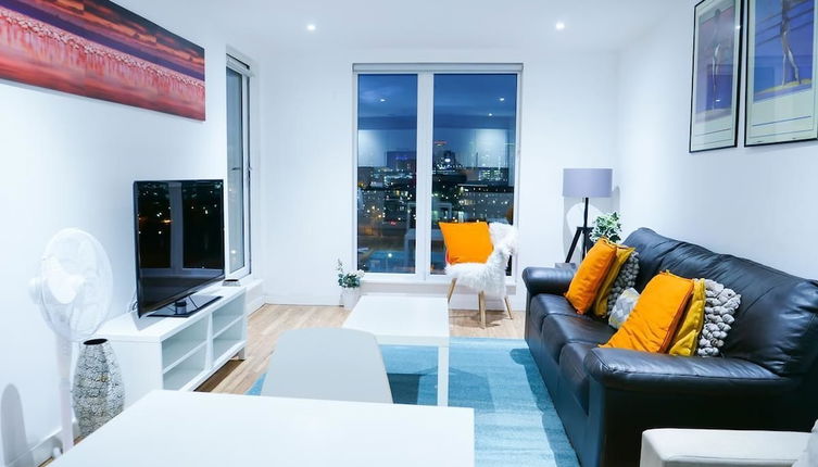 Photo 1 - Bright 2BR Apartments Quays