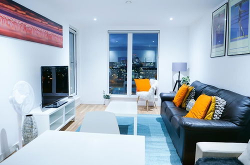 Photo 1 - Bright 2BR Apartments Quays