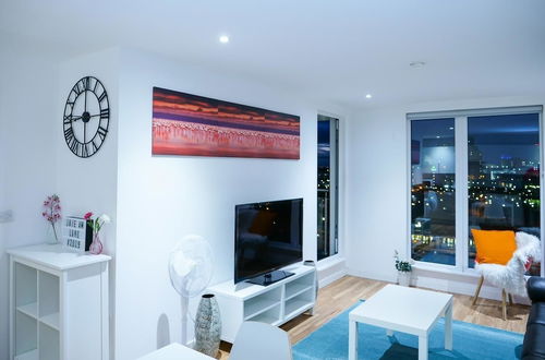 Photo 27 - Bright 2BR Apartments Quays