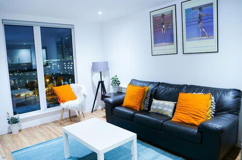 Photo 28 - Bright 2BR Apartments Quays