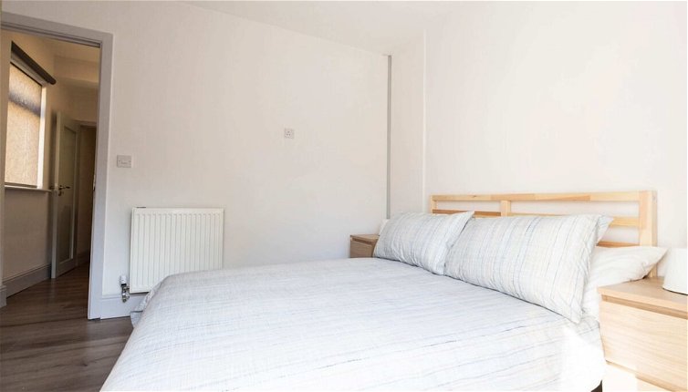 Photo 1 - Spacious 1 Bedroom Apartment in Stylish Rathmines