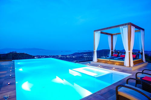 Photo 15 - Luxury Villa Crystal Blue