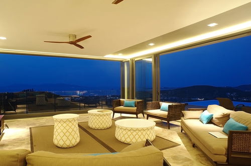 Photo 10 - Luxury Villa Crystal Blue