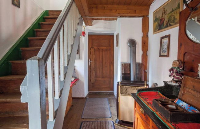 Mountain-view Cottage Sleeps 15 -balcony -pets Ok - Photo 16