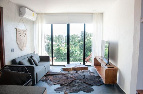 Foto 26 - Boho-style Luxury Apartment La Veleta Balcony Rooftop Pool Lounge Area Nice Amenities
