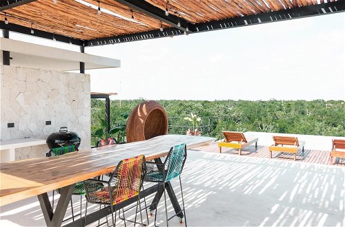 Foto 8 - Boho-style Luxury Apartment La Veleta Balcony Rooftop Pool Lounge Area Nice Amenities