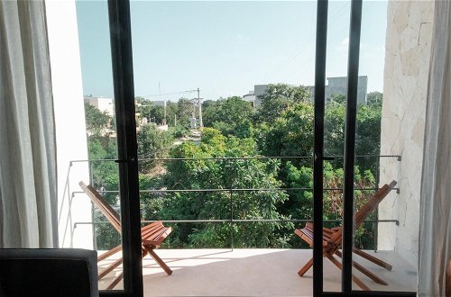 Photo 20 - Boho-style Luxury Apartment La Veleta Balcony Rooftop Pool Lounge Area Nice Amenities