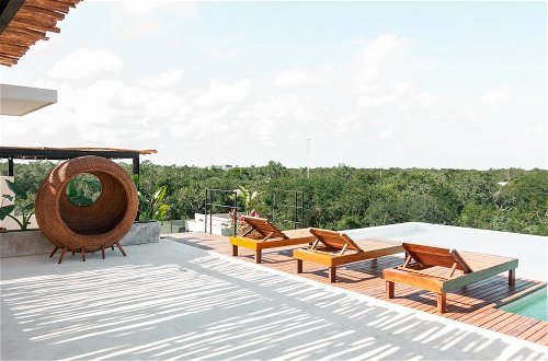 Photo 24 - Boho-style Luxury Apartment La Veleta Balcony Rooftop Pool Lounge Area Nice Amenities