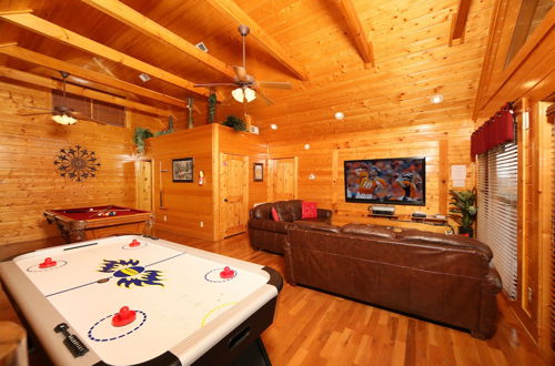 Photo 3 - Wavyleaf Retreat - Four Bedroom Cabin